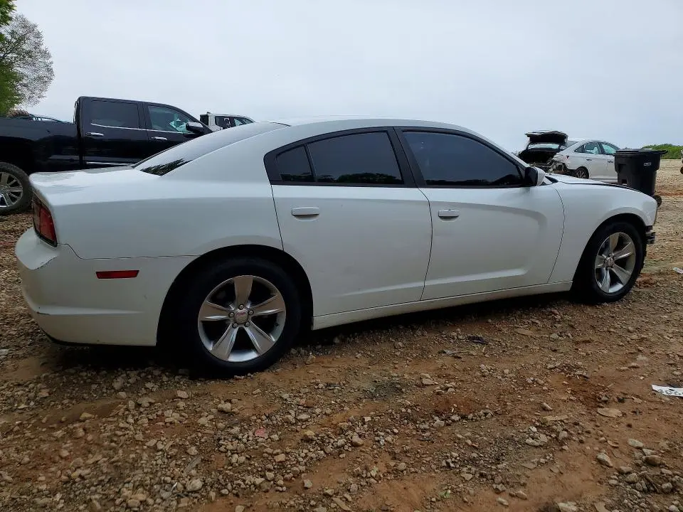 2012 DODGE CHARGER SE  