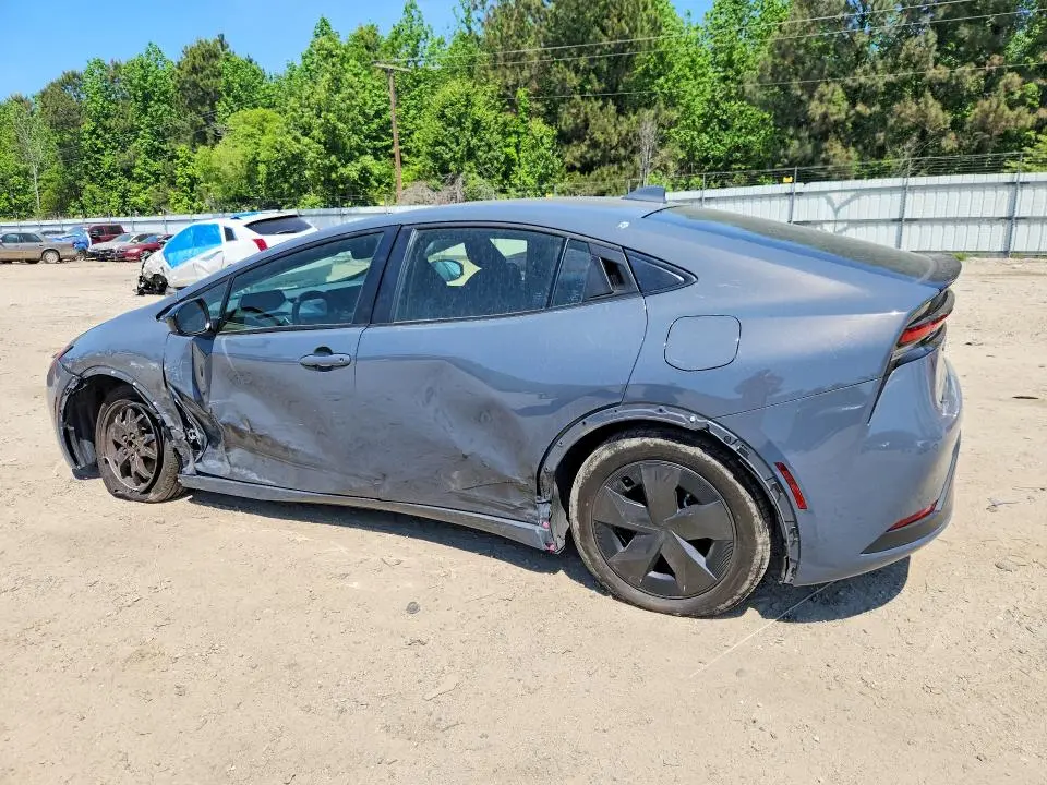 2025 TOYOTA PRIUS LE  