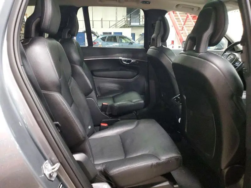 2020 VOLVO XC90 T6 MOMENTUM  