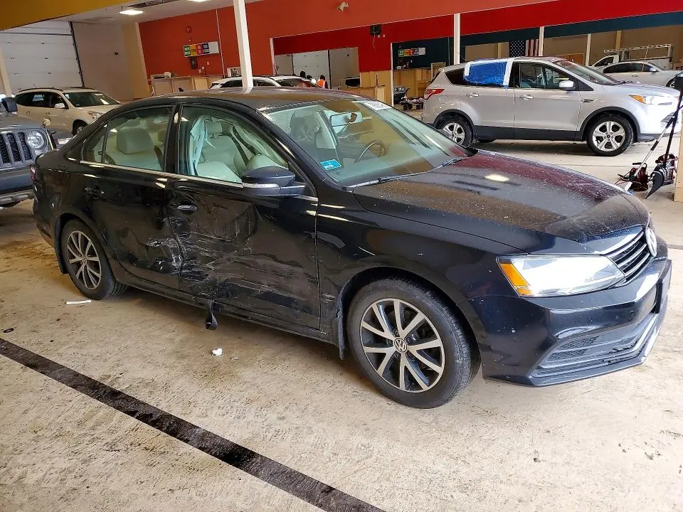 2017 VOLKSWAGEN JETTA SE  