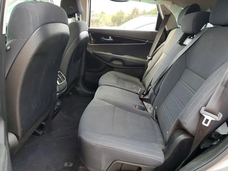2017 KIA SORENTO L  