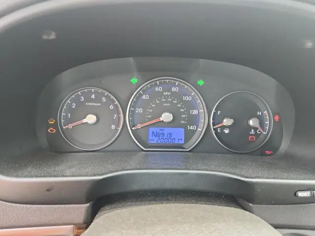 2011 HYUNDAI SANTA FE GLS  