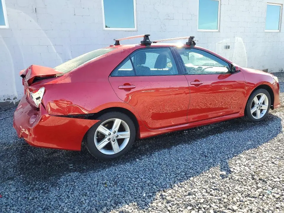 2013 TOYOTA CAMRY SE  