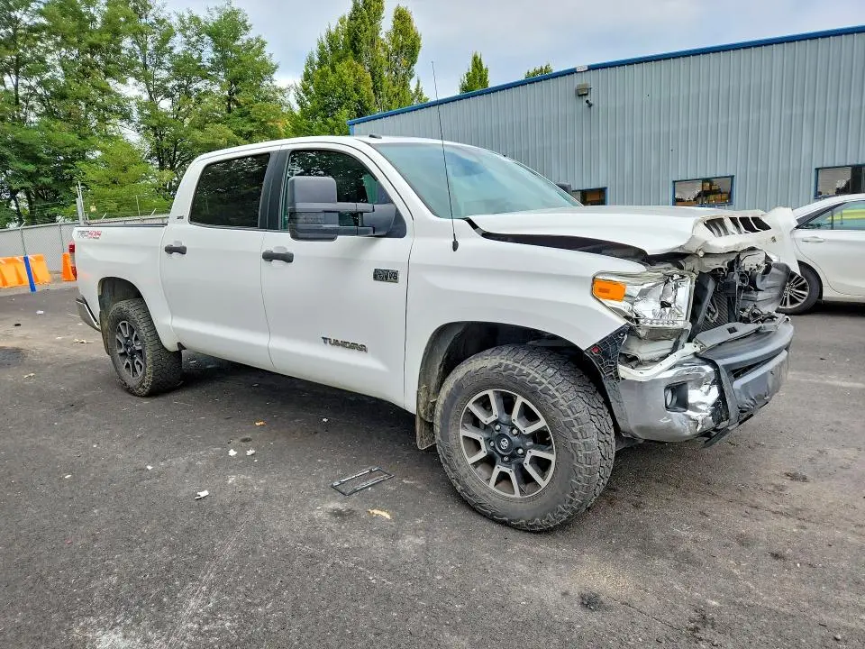2016 TOYOTA TUNDRA SR5  