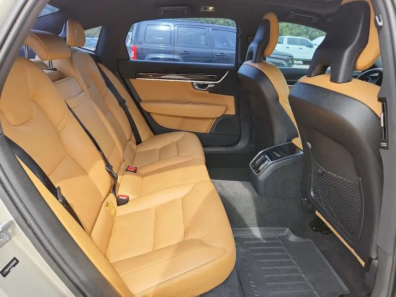 2018 VOLVO S90 T5 MOMENTUM  