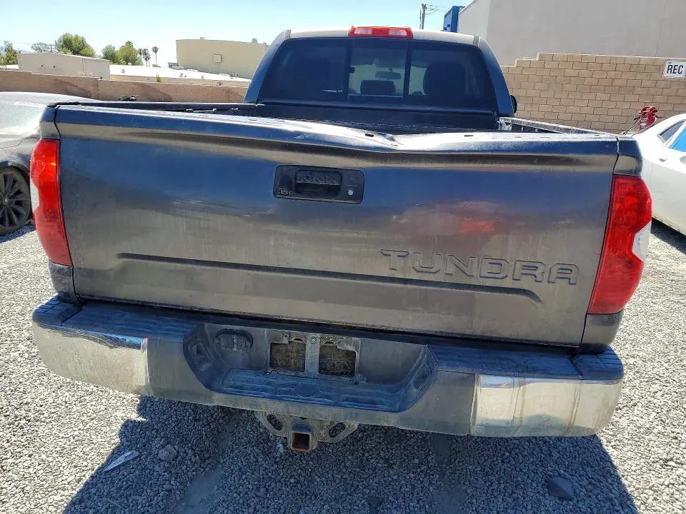 2016 TOYOTA TUNDRA SR5  