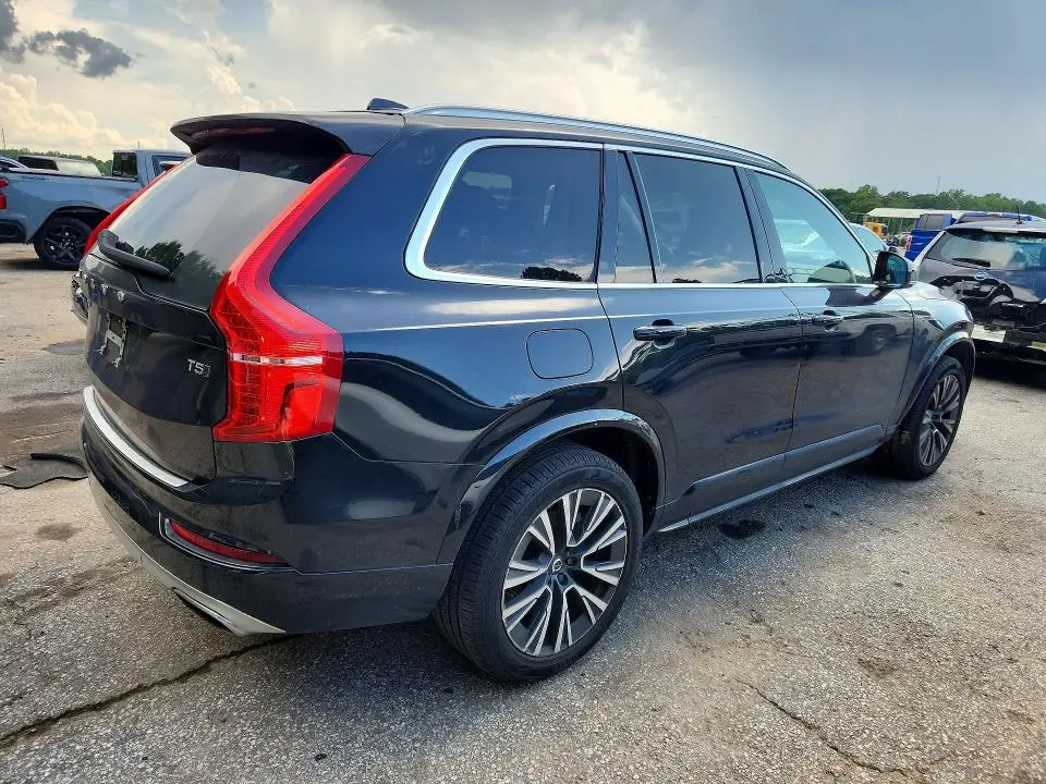 2021 VOLVO XC90 T5 MOMENTUM  