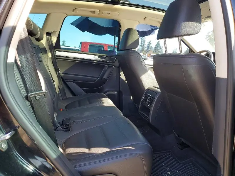 2015 VOLKSWAGEN TOUAREG V6 TDI  