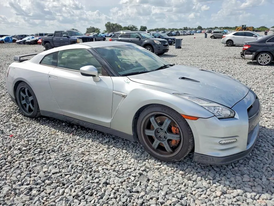 2016 NISSAN GT-R BLACK EDITION  