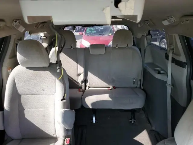 2015 TOYOTA SIENNA LE  