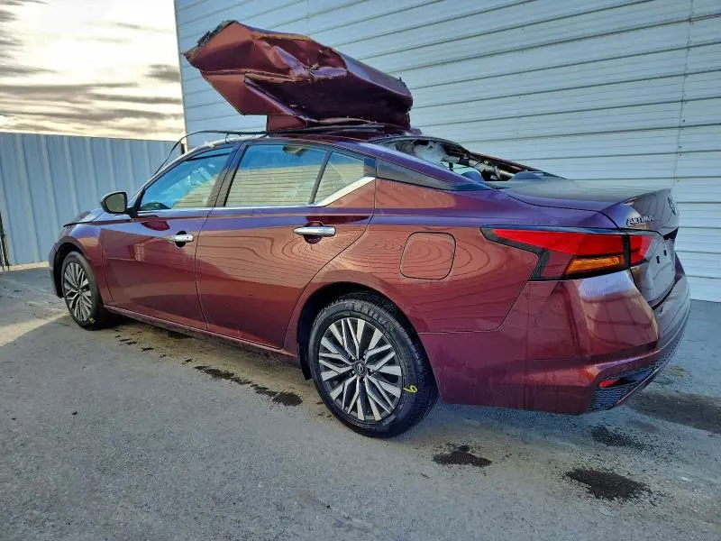 2023 NISSAN ALTIMA SV  