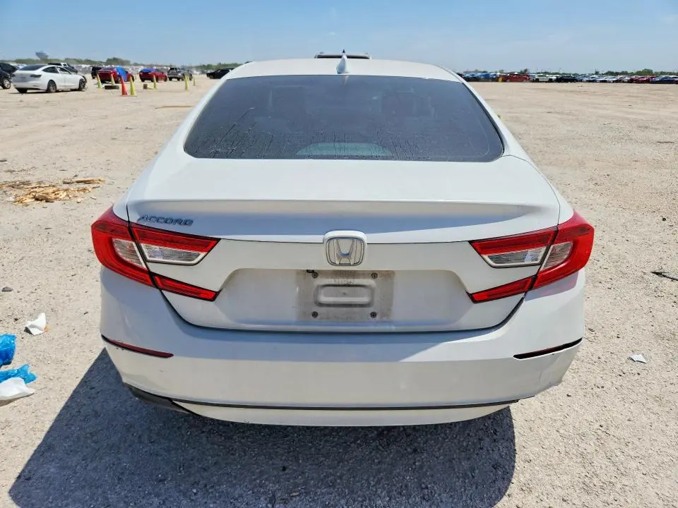 2018 HONDA ACCORD LX  