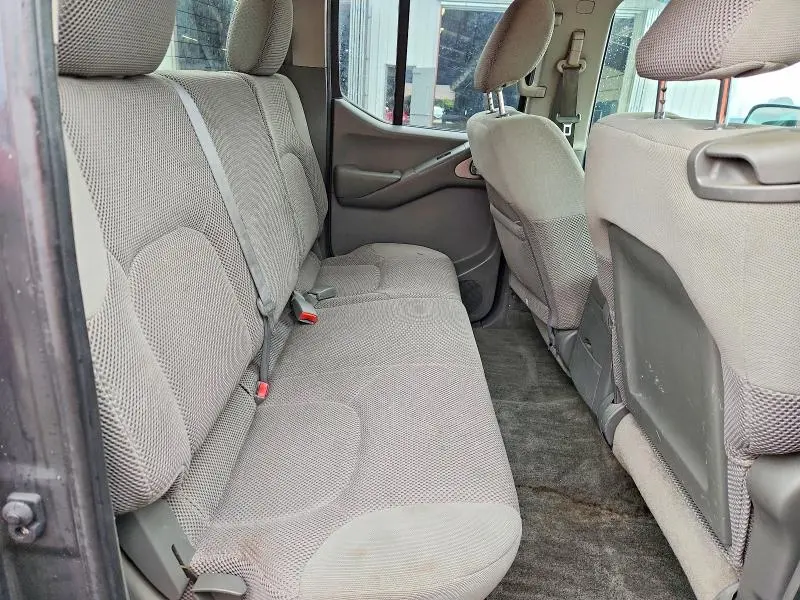 2010 NISSAN FRONTIER SE V6  