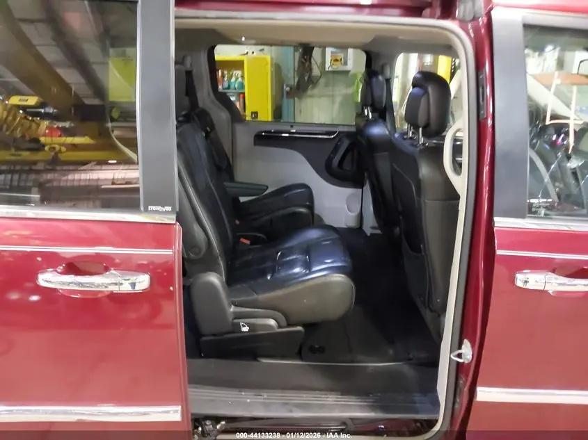 2012 CHRYSLER TOWN & COUNTRY LIMITED