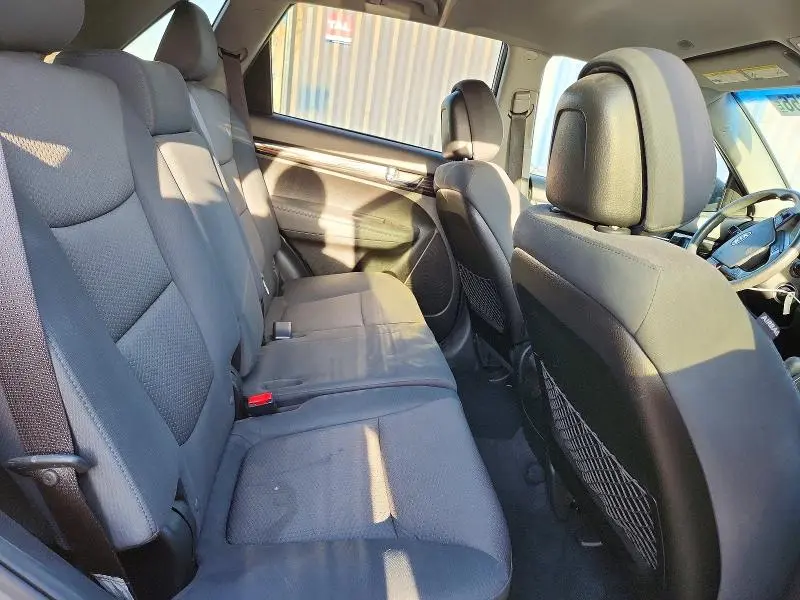 2013 KIA SORENTO LX  