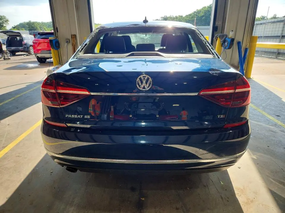 2018 VOLKSWAGEN PASSAT SE  