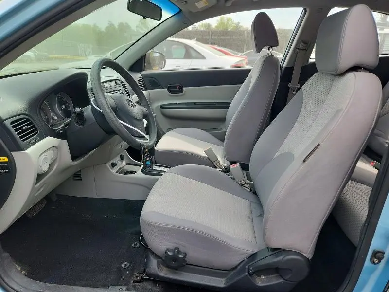 2010 HYUNDAI ACCENT GS  