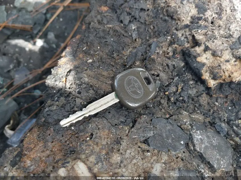 2011 TOYOTA COROLLA LE