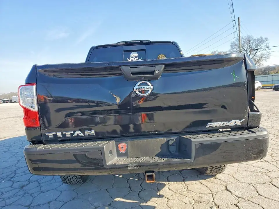 2017 NISSAN TITAN PRO-4X  
