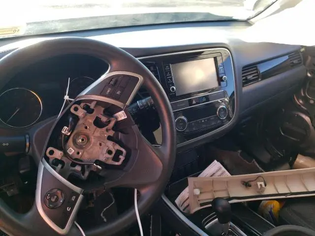 2019 MITSUBISHI OUTLANDER ES  