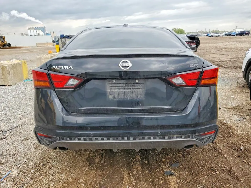 2022 NISSAN ALTIMA SR  