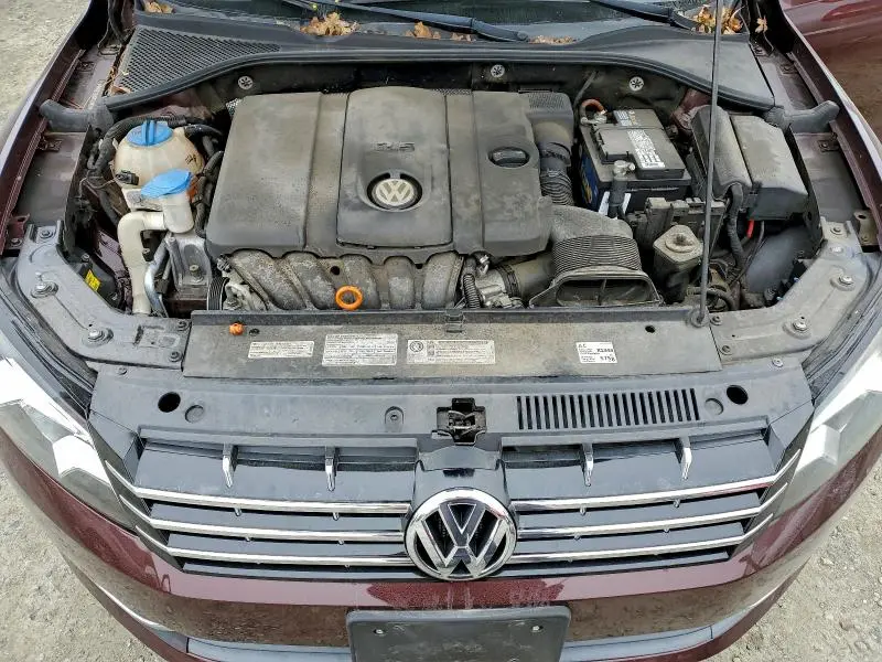 2013 VOLKSWAGEN PASSAT SE  