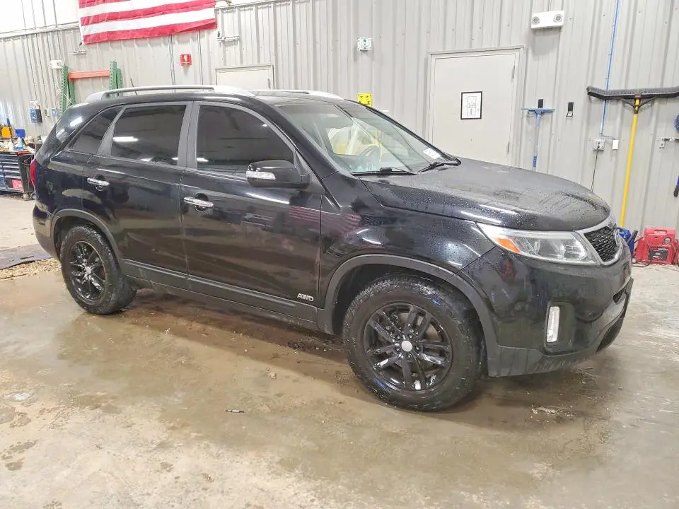 2015 KIA SORENTO LX  