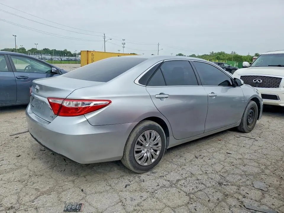 2015 TOYOTA CAMRY LE  
