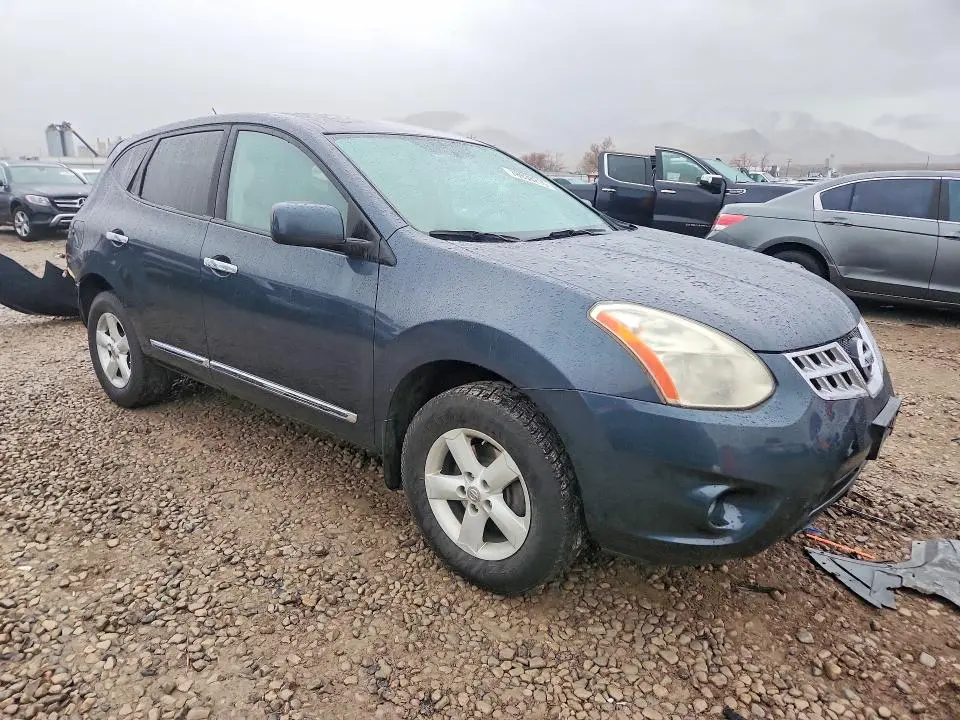 2013 NISSAN ROGUE S  