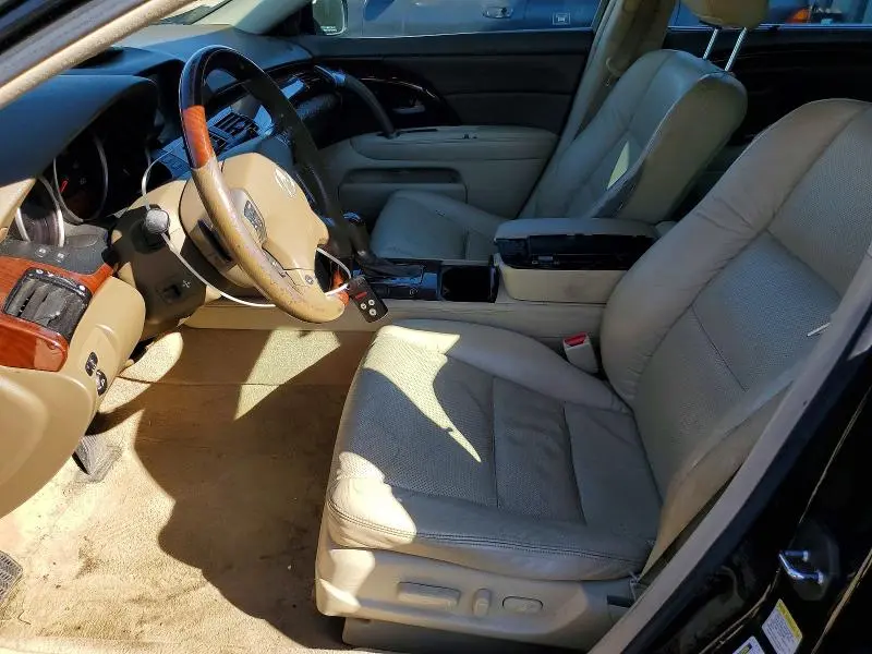 2010 ACURA RL   