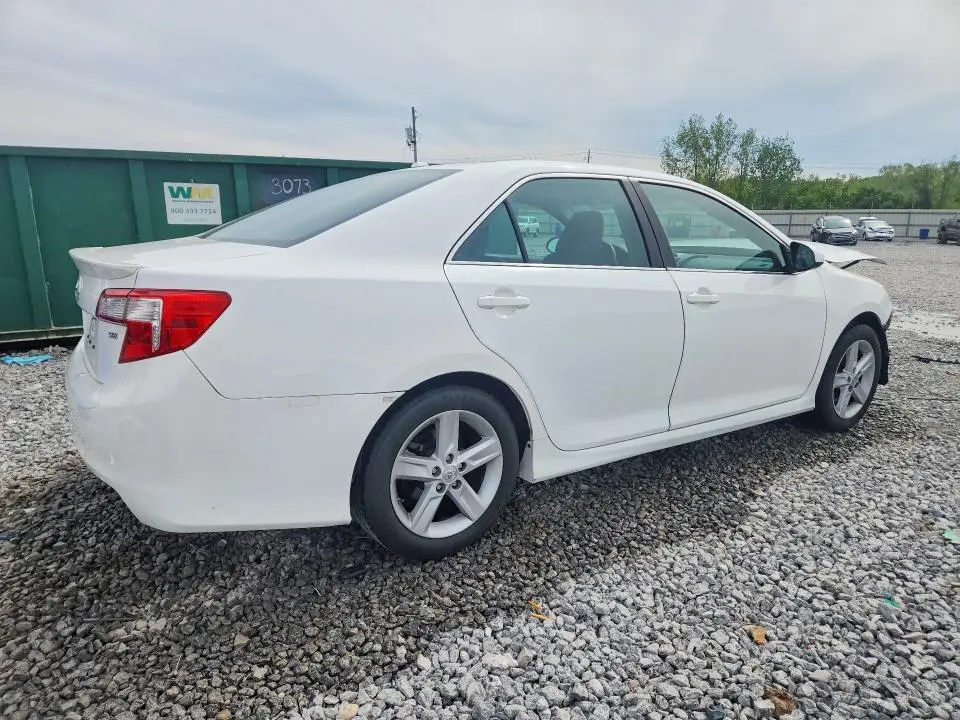 2014 TOYOTA CAMRY SE  