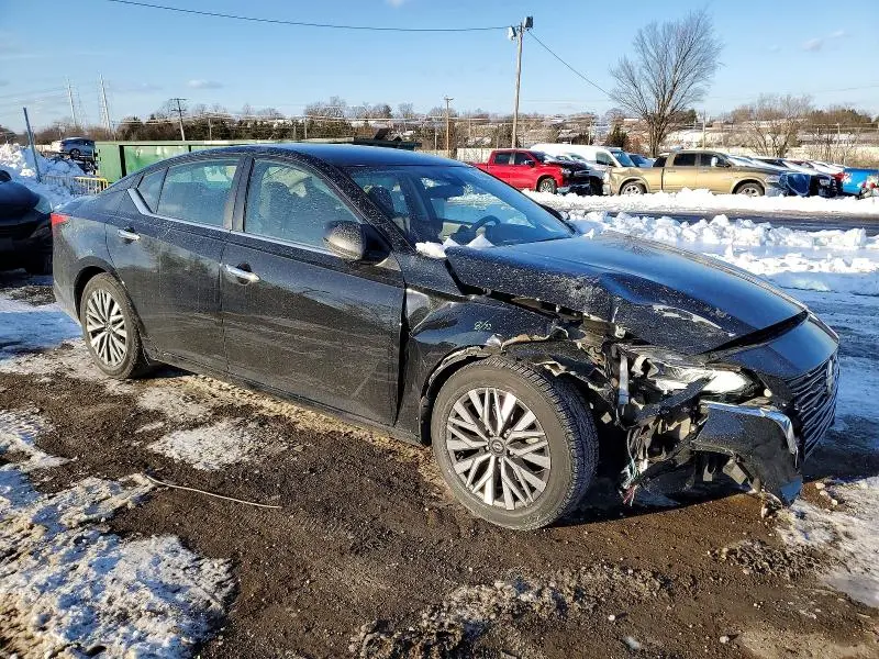 2024 NISSAN ALTIMA SV  
