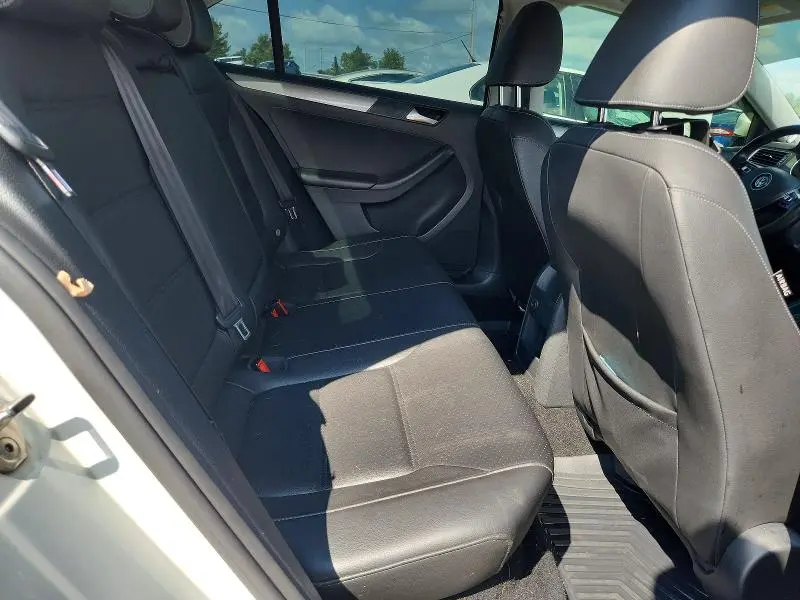 2018 VOLKSWAGEN JETTA SE  