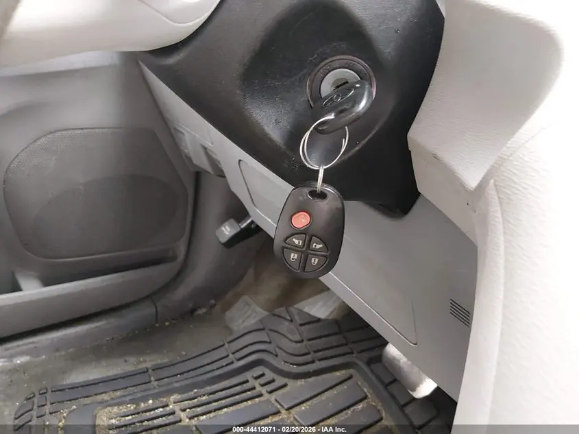 2012 TOYOTA SIENNA LE V6 8 PASSENGER