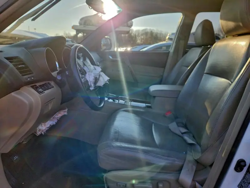 2011 TOYOTA HIGHLANDER LIMITED  