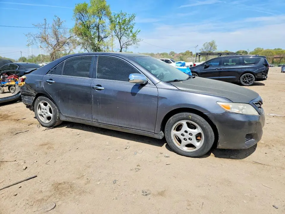 2010 TOYOTA CAMRY LE  