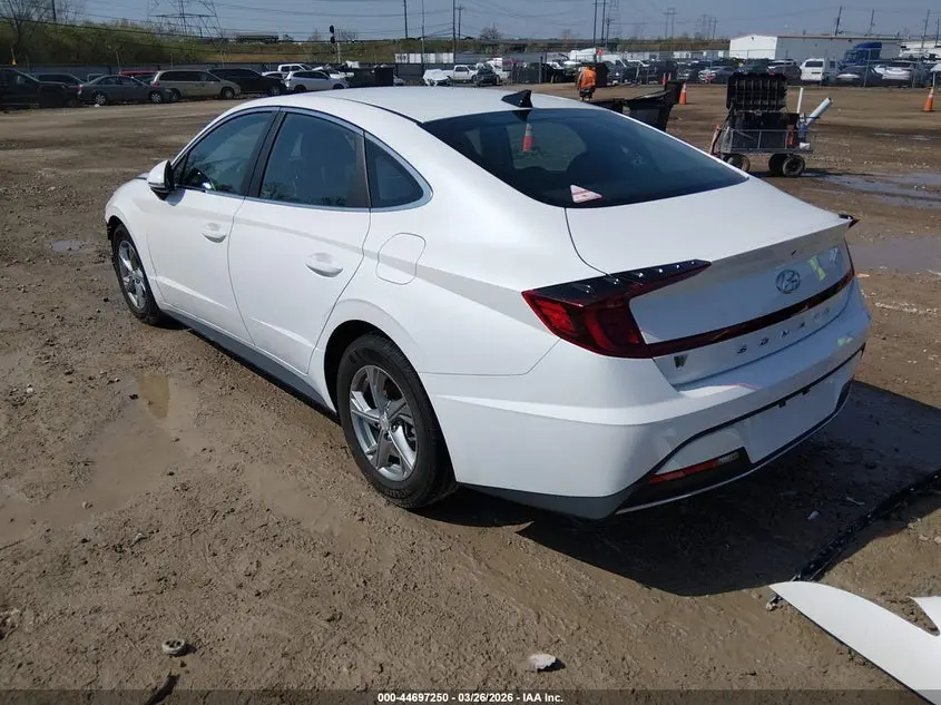 2022 HYUNDAI SONATA SE