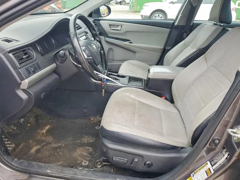 2016 TOYOTA CAMRY SE  