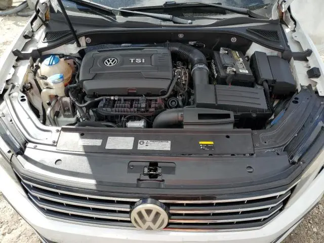 2016 VOLKSWAGEN PASSAT SE  