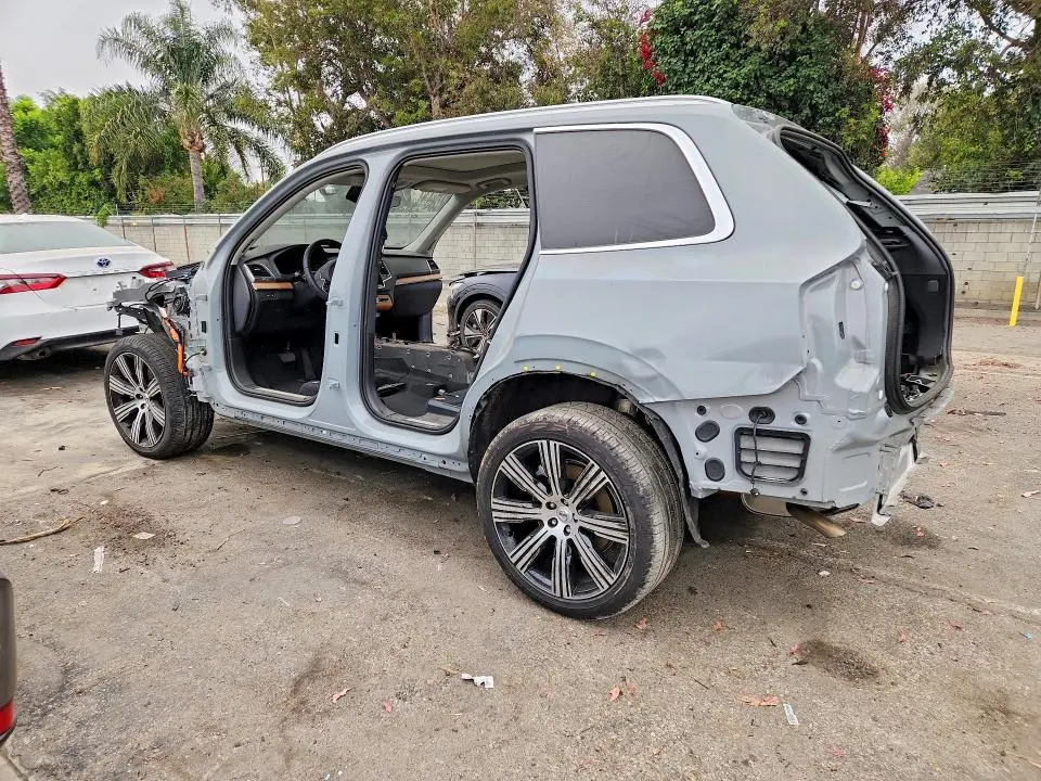 2025 VOLVO XC90 CORE  