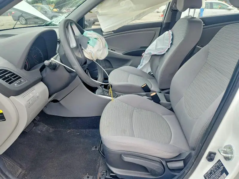 2015 HYUNDAI ACCENT GLS  