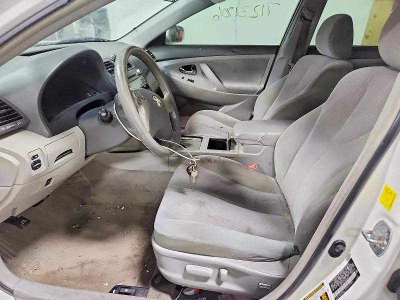2011 TOYOTA CAMRY LE  