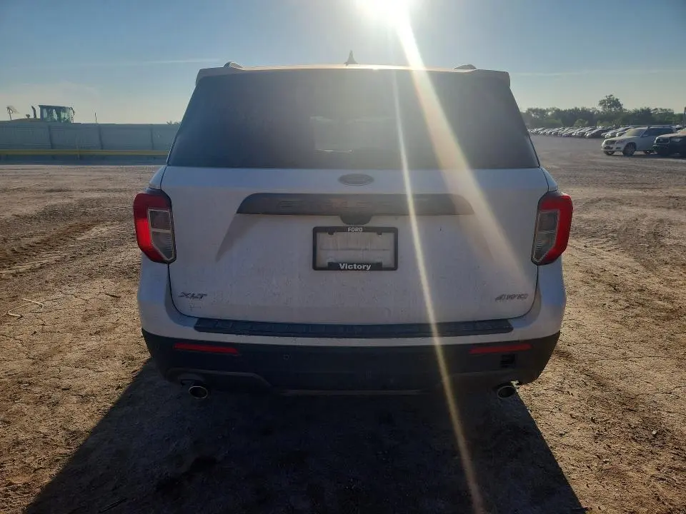 2021 FORD EXPLORER XLT  