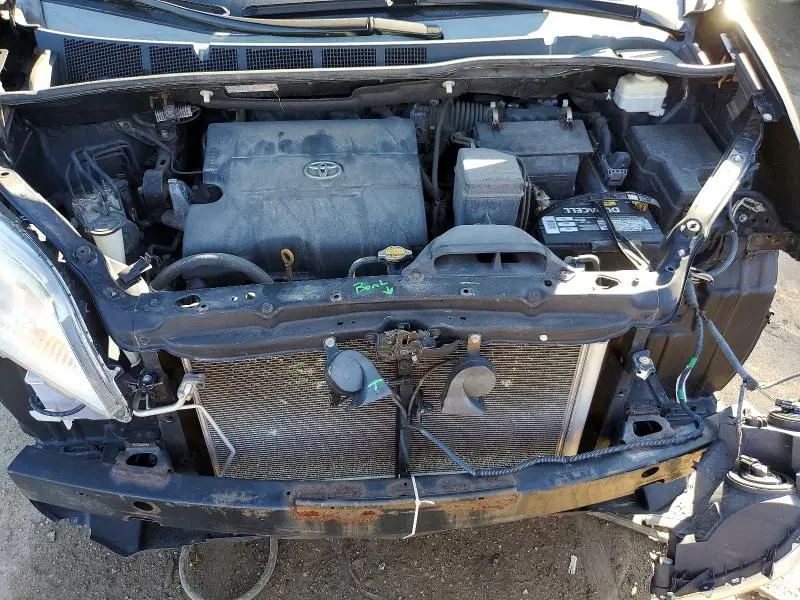 2012 TOYOTA SIENNA LE 8-PASSENGER  