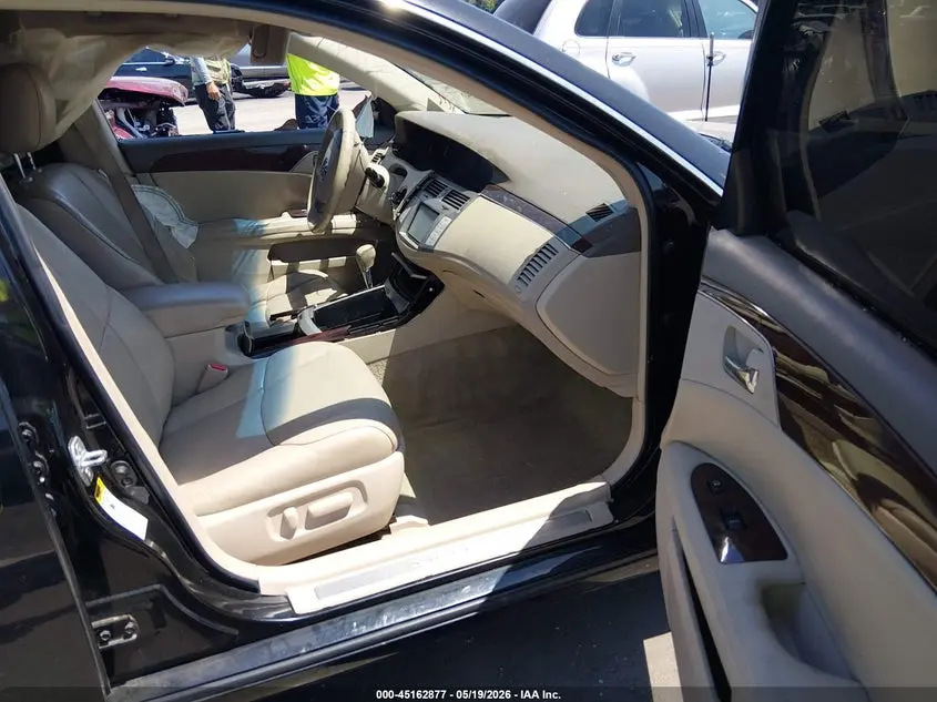 2010 TOYOTA AVALON XLS