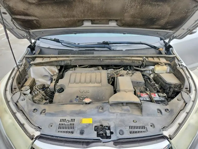 2015 TOYOTA HIGHLANDER LE PLUS  