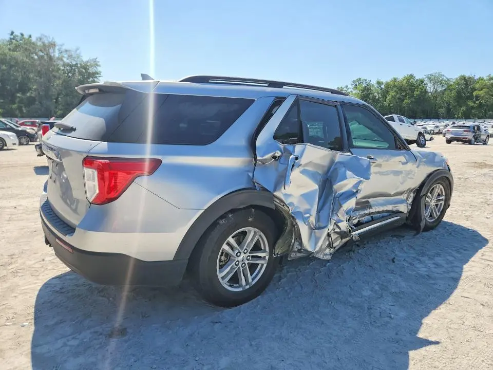 2021 FORD EXPLORER XLT  
