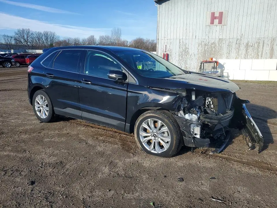 2023 FORD EDGE TITANIUM  