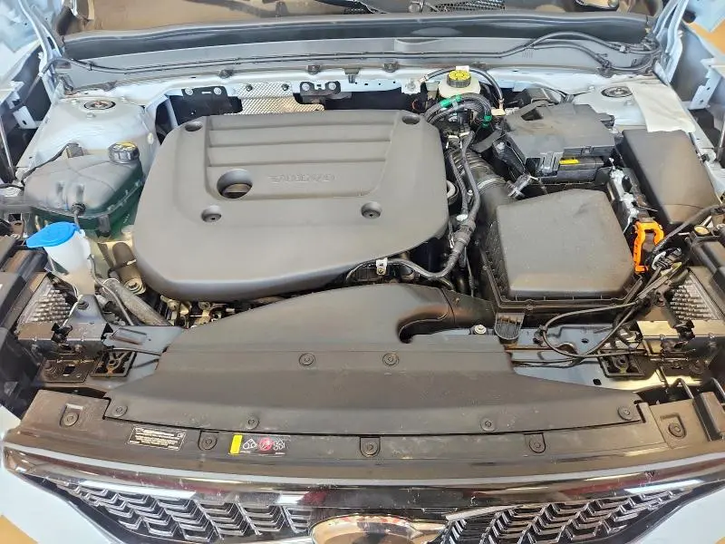 2026 VOLVO XC40 PLUS  