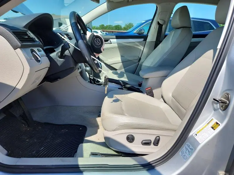 2012 VOLKSWAGEN PASSAT SE  